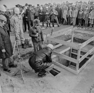 Plattenwerk - Grundsteinlegung