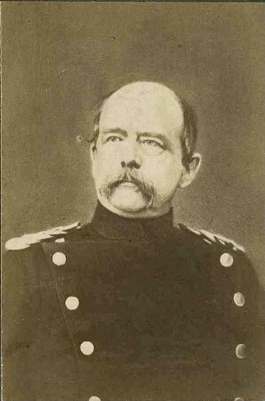 Fürst Otto von Bismarck, Herzog zu Lauenburg, deutscher Reichskanzler, preuss. Ministerpräsident, Generalfeldmarschall in Uniform, Brustbild