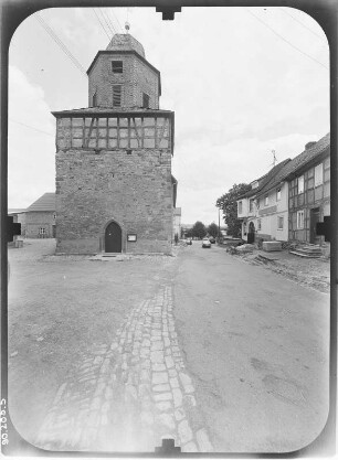 Großburschla (Treffurt-Großburschla). Pfarrkirche (Baubeginn um 1130). Ansicht von Westen