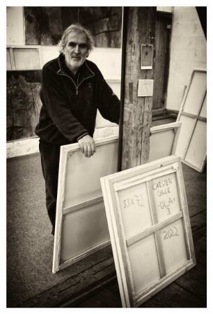 CARSTEN GILLE IN SEINEM ATELIER