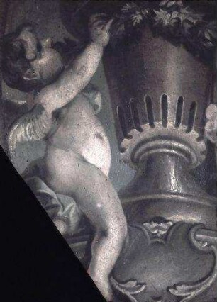 Zwei Putten mit Vase