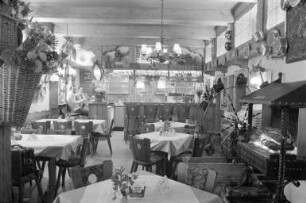 Wiedereröffnung der renovierten Speisegaststätte "Alt Schwarzwälder Hof" in der Luisenstraße 57