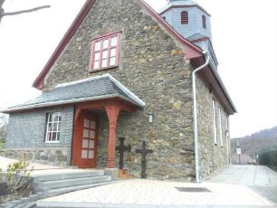 Krumbach-Evangelische Kirche - Langhaus von Südwesten (Romanische Gründung 11 Jh - Gotisch und später überarbeitet)
