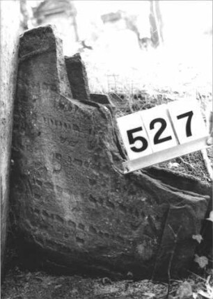 Grabstein 527
