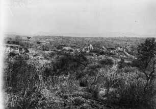 Landschaft : Die Landschaft des zentralafrikanischen Grabens. In der Bildmitte ist der Rand des Grabens erkennbar