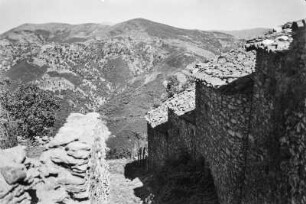 Berglandschaft : Blick aus dem Dorf At Hicem auf die Berge der Umgebung.
