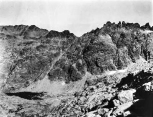 Hermanitos und Laguna de Gredos : Schroffe Berglandschaft mit Gletschersee