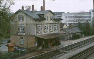 Bisingen Empfangsgebäude Bahnsteig