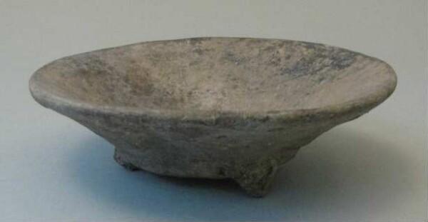 Tripod bowl made of clay