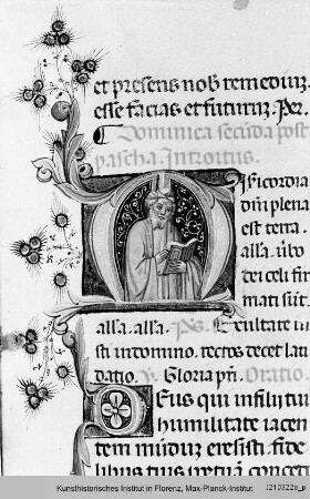 Missale Romanum : Textseite mit historisierter Initiale M: Prophet und ornamentierter Initiale D