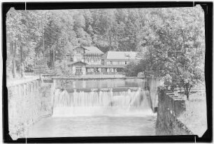 Kirnitzschtal. Lichtenhainer Wasserfall mit Gasthaus