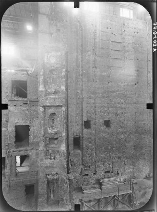 Dresden-Altstadt, Theaterplatz 2. Ruine des Opernhauses. Bühnenhaus