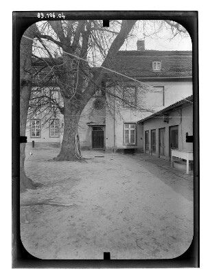 Stavenhagen, ehemaliges Schloss, heute Stadtverwaltung, erbaut um 1740. Hofansicht