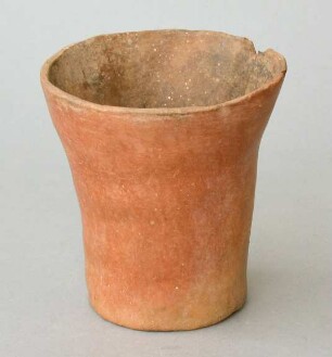 Tonbecher