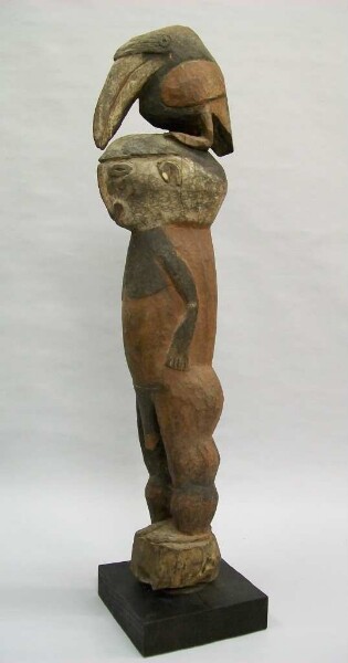 Figurine masculine en bois