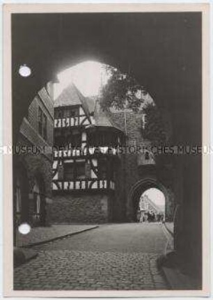Burg an der Wupper, Residenzschloss, Im Burghof