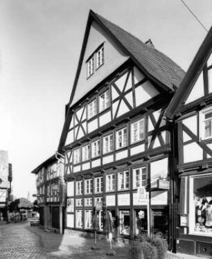 Doppelhaus (Fachwerkwohnhaus); Alsfeld, Mainzer Tor 4, Mainzer Tor 6