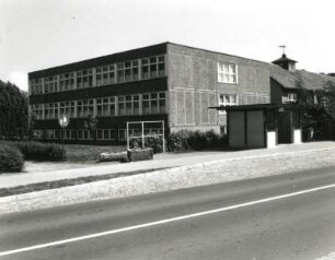 Panschwitz-Kuckau, Cisinskistraße 16. Cisinski-Schule (und Cisinski-Museum) (1950/1951, Ergänzungsbau 1986). Straßenansicht des Neubaus