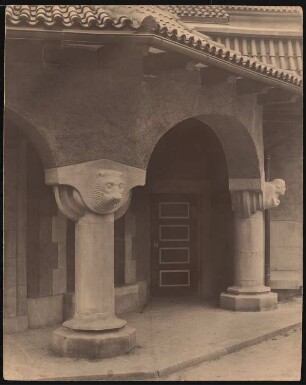 Rathaus, Löwenberg Umbau: Portalanbau, Detail