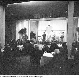 Veranstaltung "Mit dem Herzen dabei" (Musik, Redner)