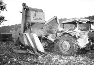 Claas super mit 1- reihigem Maisschneidwerk