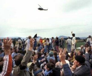 Demonstration vor dem US-Militärlager in Mutlangen
