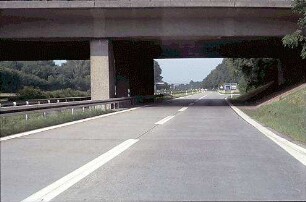 Nebenfahrbahn Ost (Basel Richtung Karlsruhe): Brücke von Süden