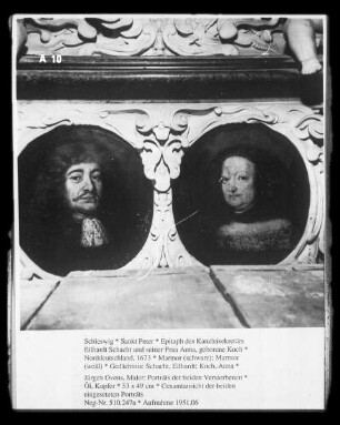 Epitaph des herzoglichen Kanzleisekretärs Eilhardt Schacht (gestorben 1677) und seiner Frau Anna, geborene Koch — Porträts der beiden Verstorbenen