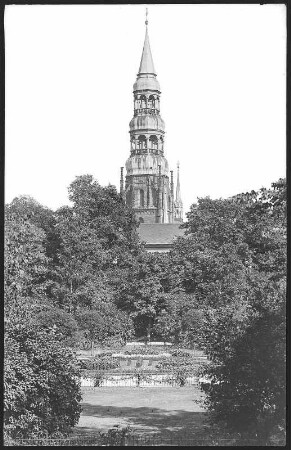 Zwickau. Blick ü.d.Albertplatz nach d. Marienkirche
