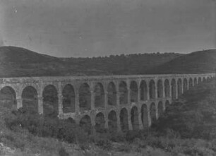 Römischer Aquädukt : Blick das römische Aquädukt, Aqüeducte de les Ferreres, bei Tarragona