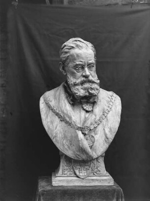 Bozzetto für eine Büste des Ferdinand Freiherr von Miller (der Ältere)?