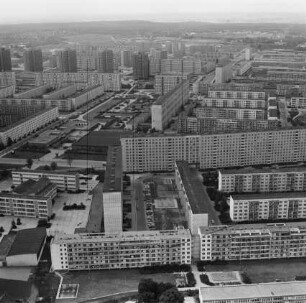 Wohnkomplexe II und IV in Halle-Neustadt : Blickrichtung Nordosten