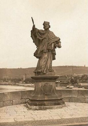 Würzburg. Brückenheiliger Nepomuk auf der Alten Mainbrücke
