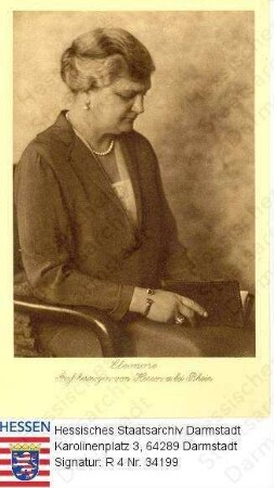 Eleonore Großherzogin v. Hessen und bei Rhein geb. Prinzessin zu Solms-Hohensolms-Lich (1871-1937) / Porträt, sitzend, Kniestück