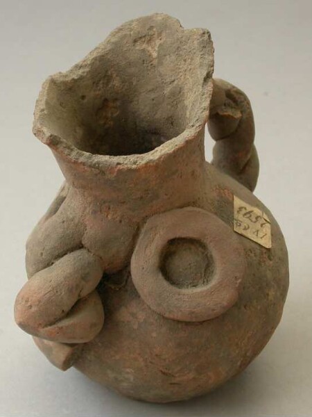 Vase en terre cuite (fragmenté)