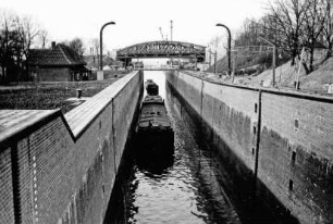 Umbauarbeiten der alten Schleuse Meiderich/Rhein-Herne-Kanal