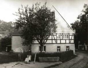 Mulda (Sachsen), Hauptstraße 5. Dreiseithof. Wohnhaus