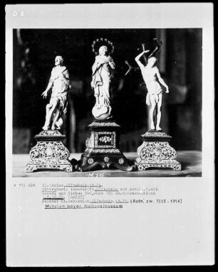 links: Hl. Rochus, Mitte: Immaculata, rechts: Hl. Sebastian
