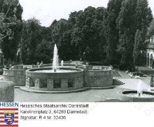 Bad Nauheim, Kuranlage / Brunnen im Sprudelhof