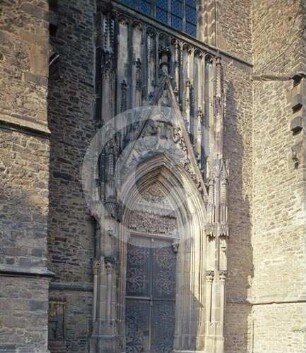 Westportal der katholischen Pfarrkirche Striegau