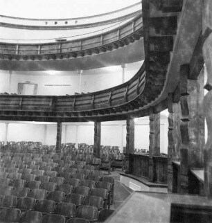 Innenansicht Opernhaus, Städtische Bühnen Düsseldorf, Zuschauerraum: Neueröffnung (nach Zerstörung durch Luftangriff)