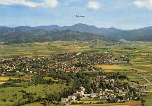Ortsansicht von Bad Krozingen mit Belchen