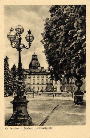 Postkartenalbum mit Motiven von Karlsruhe. "Karlsruhe in Baden, Schlossplatz". Schloss mit Schlossplatz