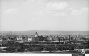 Dresden-Plauen. Blick über das Stadtzentrum und das Elbtal nach Südwesten