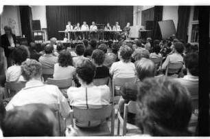 Kleinbildnegativ: Forum über Jugendarbeitslosigkeit 1984