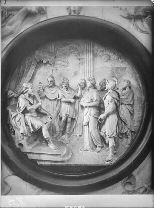 Lettner (Westseite) — Westseite, 1. Medaillon: Susanna vor den Richtern