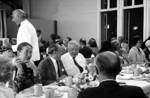 22. Tagung 1972 Mediziner; Beim Bayrischen Frühstück: Tisch mit Werner Forßamnn