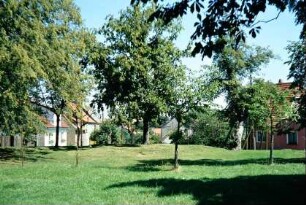 die alte Dingstätte der Thüringer Landgrafen auf dem Sperlingsberg mit Erdwallresten