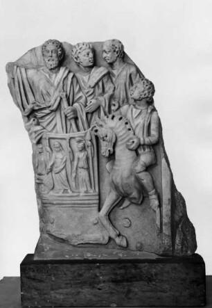 Sarkophagdeckel (Fragment)
