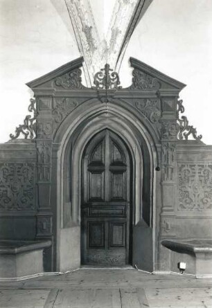 Meißen. Albrechtsburg (1471/1485; A. v. Westfalen). Südbau, 2. Obergeschoß. Türgewände und illusionistische Umrahmung (um 1880)